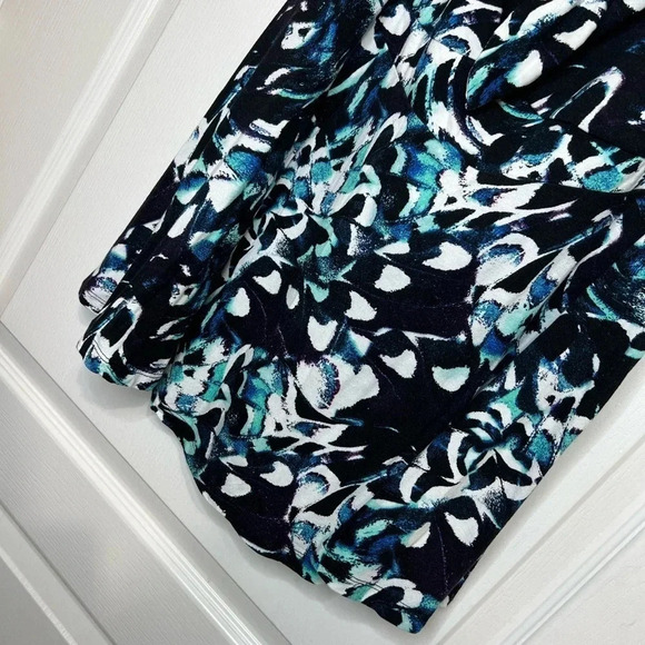 Torrid super soft tie front off shoulder floral top size 3 - Picture 10 of 12